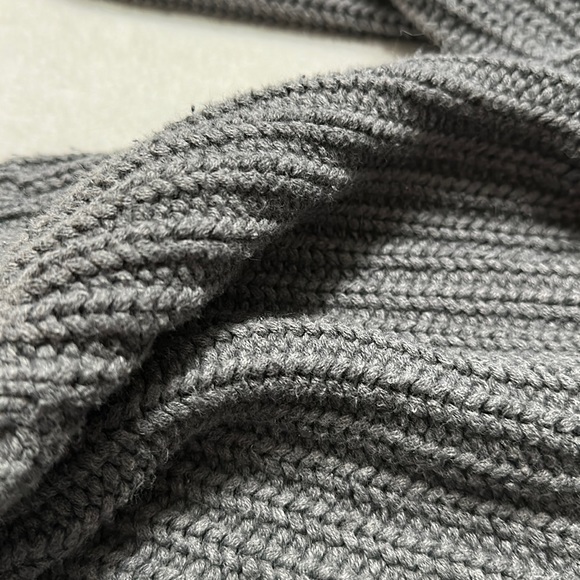 ATM Chunky V Neck Pullover - Picture 11 of 11